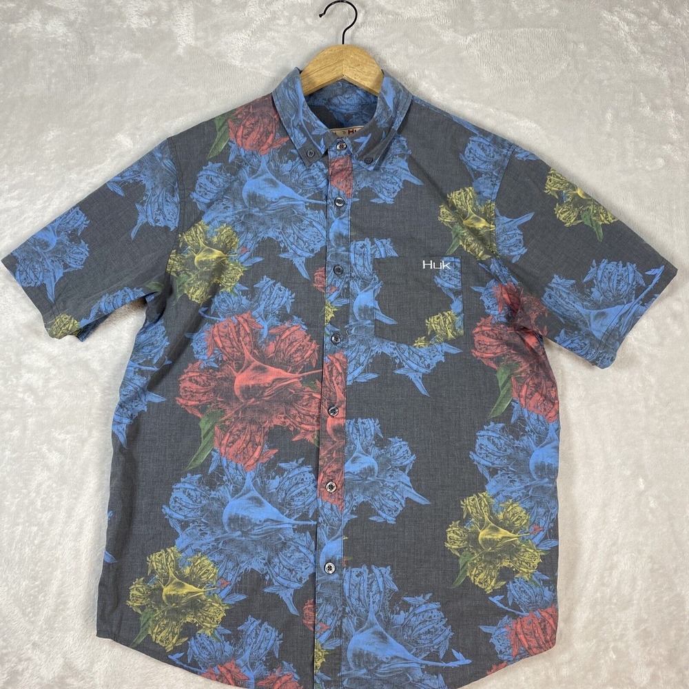 Huk Short Sleeve Button Down Shirt Mens Small‎ Sword Fish Pattern